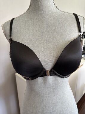 Victoria's Secret Very Sexy Lightly Lined Plunge Front Closure Bra 34D 34 D